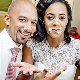 wedding couple cake on face